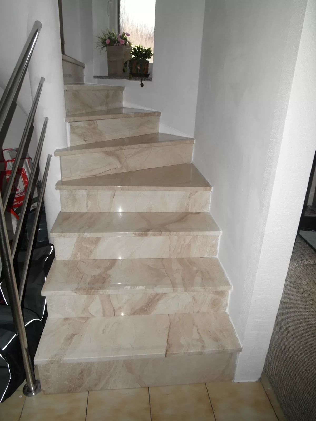 Schody, dlažba, parapety