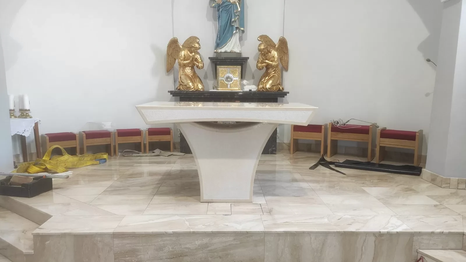 Schody, dlažba, parapety